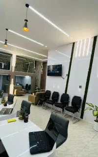 تجاری مسکونی ۳۲۰ متری /حاشیه امام خمینی