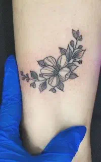 تاتو اختصاصی  طراحی مینیمال و مدرن با تخفیف ویژه