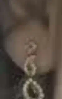 یک لنگ گوشواره گم شده