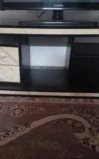 میز  تمیز هست چوبی