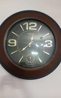 ساعت دیواری
