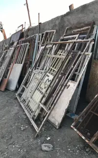 نرده قوطی و چندتا لوله