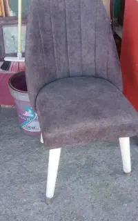 صندلی مخمل تک