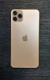 آیفون ۱۱ پرومکس طلایی