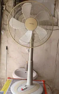 پنکه نیمه ایستاده