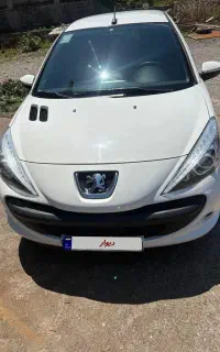 خودروی ۲۰۷ اتومات  مدل ۹۷ تمیز۹۲ هزار تا کار
