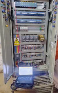 مهندس برق ،طراحی ، مونتاژ تابلو و برنامه نویسی PLC