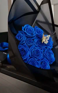 شمع های دستساز و دسته گل رز روبانیNira candle