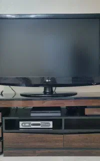 تلویزیون LG ۴۲اصل کره باگیرنده دیجیتال و میزدوتیکه