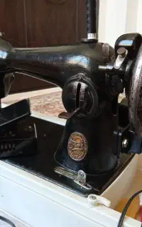 چرخ خیاطی قدیمی