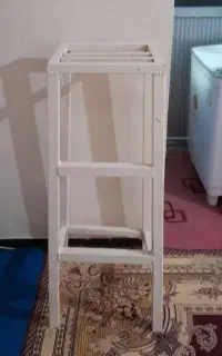 چهارپایه فلزی سنگین، فوق‌العاده مقاوم