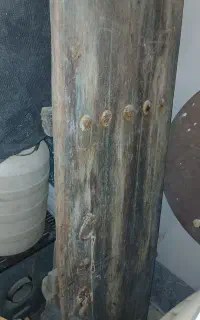 درب چوبی قدیمی، آیینه ایسوزو