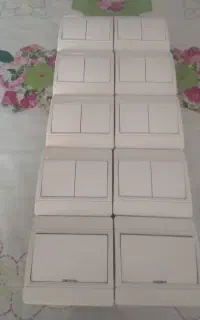 کلید و پریز و پنل چراغ سقفی کار کرده سالم