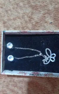 گردنبند و گلگوش