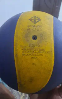 توپ والیبال