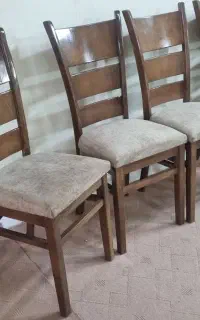 صندلی چوبی