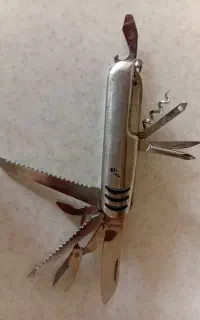 چاقو ۱۱ کاره