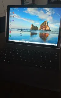 surface pro 7 / 8GB / 256GB cori5 + keyboard + pen