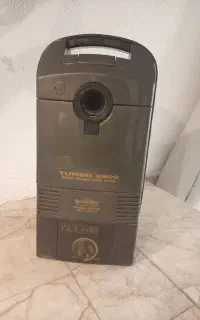 موکت و فرش و یخچال و کپسول و یک عدد جارو برقی