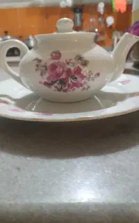 قوری ولوازم آشپزخانه