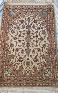 فرش دستبافت ابریشمی