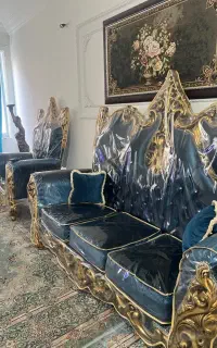 مبل سلطنتی دست ساز با چوب گردو کاملا سالم و نو