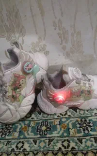 کفش بچگانه  سالم اهنگ خون و چراغ دار