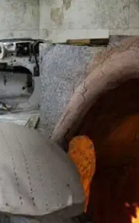 کارگر با گواهی فنی و حرفه ای نانوایی