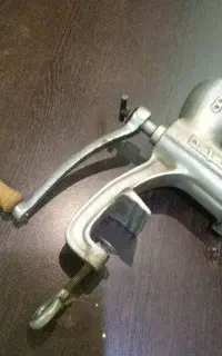 چرخ گوشت دستی نمره ۸عتیقه
