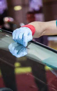 شیشه اتومبیل انقلاب