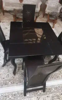 صبحانه خوری چهار نفره در حد نو