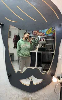 آینه ارایشگاه