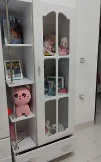 کمد دکوری مخصوص سیسمونی و یا اتاق کودک در حد نو