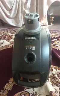 جارو برقی و یک موتور بوش