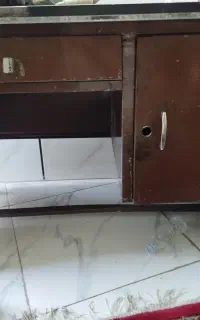 میز فلزی مدرسه