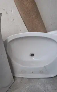 روشویی  پایه دار   نو استفاده نشده