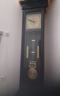 ساعت ایستاده کاملا سالم