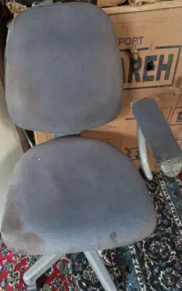 دراور و صندلی