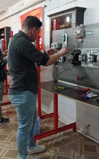 آموزشگاه فنی حرفه ای