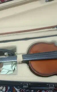 ویالن نو و تعدادی وسایل