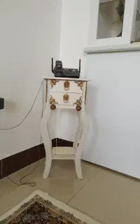 میز تلفن پایه دار