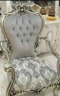 کارگر نیمه وارد رویه کوبی وتعمیرات مبل