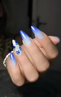 آموزش کاشت و طراحی ناخن