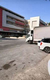 (باربری مرکزی// کارتن و کارگر   وانت نیسان