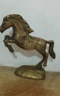 اسب برنز اصل