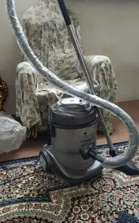 جاروبرقی آیوا