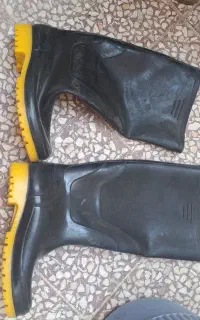 چکمه مشکی