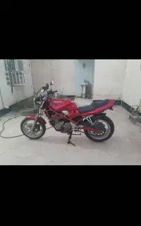 موتور ۲۵۰ چهار سیلند  سوزوکی