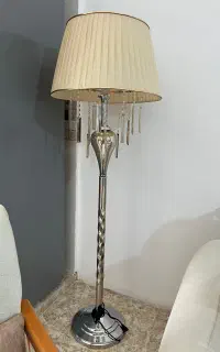 آباژور کنار سالنی