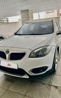 برلیانس۳۲۰ کراس